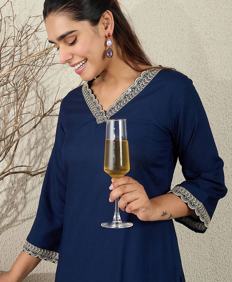 Women Ethnic Motifs Embroidered V-Neck Regular Sequinned Kurta with Trousers