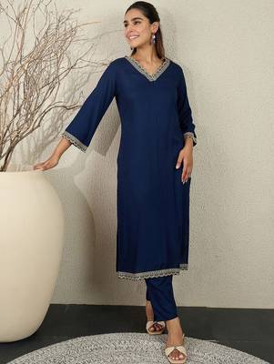 Women Ethnic Motifs Embroidered V-Neck Regular Sequinned Kurta with Trousers 2