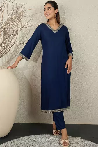 Women Ethnic Motifs Embroidered V-Neck Regular Sequinned Kurta with Trousers
