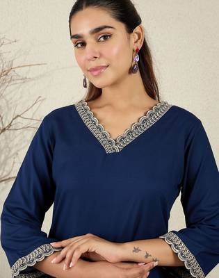 Women Ethnic Motifs Embroidered V-Neck Regular Sequinned Kurta with Trousers 3