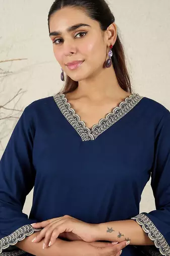 Women Ethnic Motifs Embroidered V-Neck Regular Sequinned Kurta with Trousers