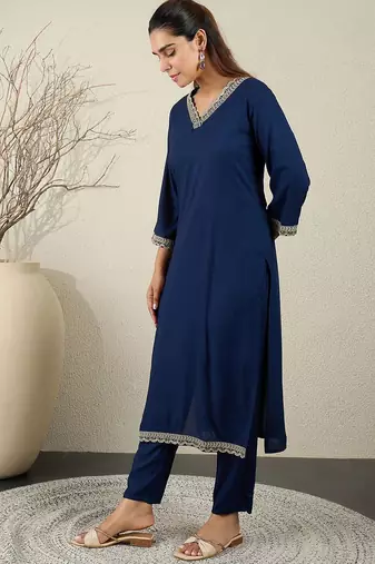 Women Ethnic Motifs Embroidered V-Neck Regular Sequinned Kurta with Trousers
