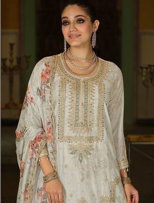 Women Floral Embroidered Regular Mirror Work Kurta with Palazzos & With Dupatta 5