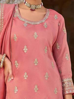 Women Floral Embroidered Kurti with Palazzo & Dupatta 3