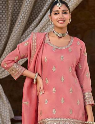 Women Floral Embroidered Kurti with Palazzo & Dupatta 6