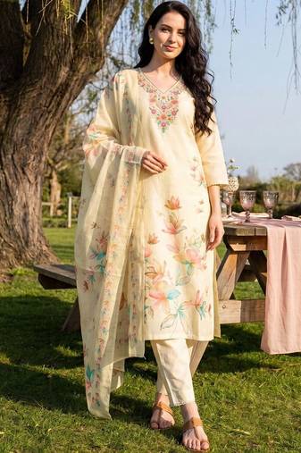Women Floral Embroidered Regular Thread Work Linen Kurta with Trousers & With Dupatta