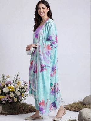 Women Floral Printed Regular Kurta with Trousers & With Dupatta 1