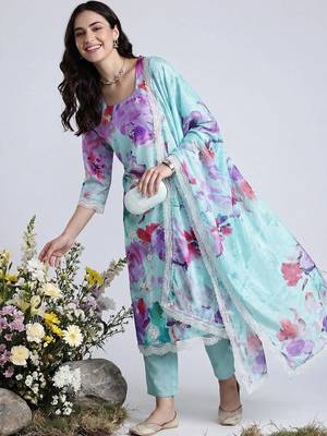 Women Floral Printed Regular Kurta with Trousers & With Dupatta 3