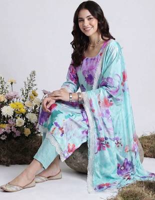 Women Floral Printed Regular Kurta with Trousers & With Dupatta 5
