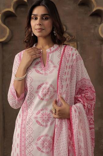 Women Printed Regular Beads and Stones Pure Cotton Kurta with Trousers & With Dupatta