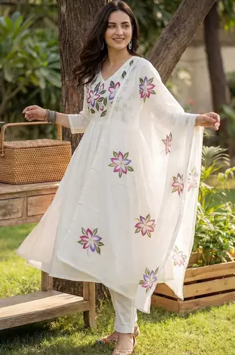 Women Floral Printed Empire Pure Cotton Kurta with Trousers & With Dupatta