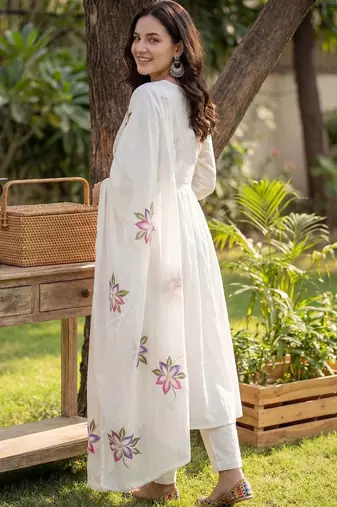Women Floral Printed Empire Pure Cotton Kurta with Trousers & With Dupatta