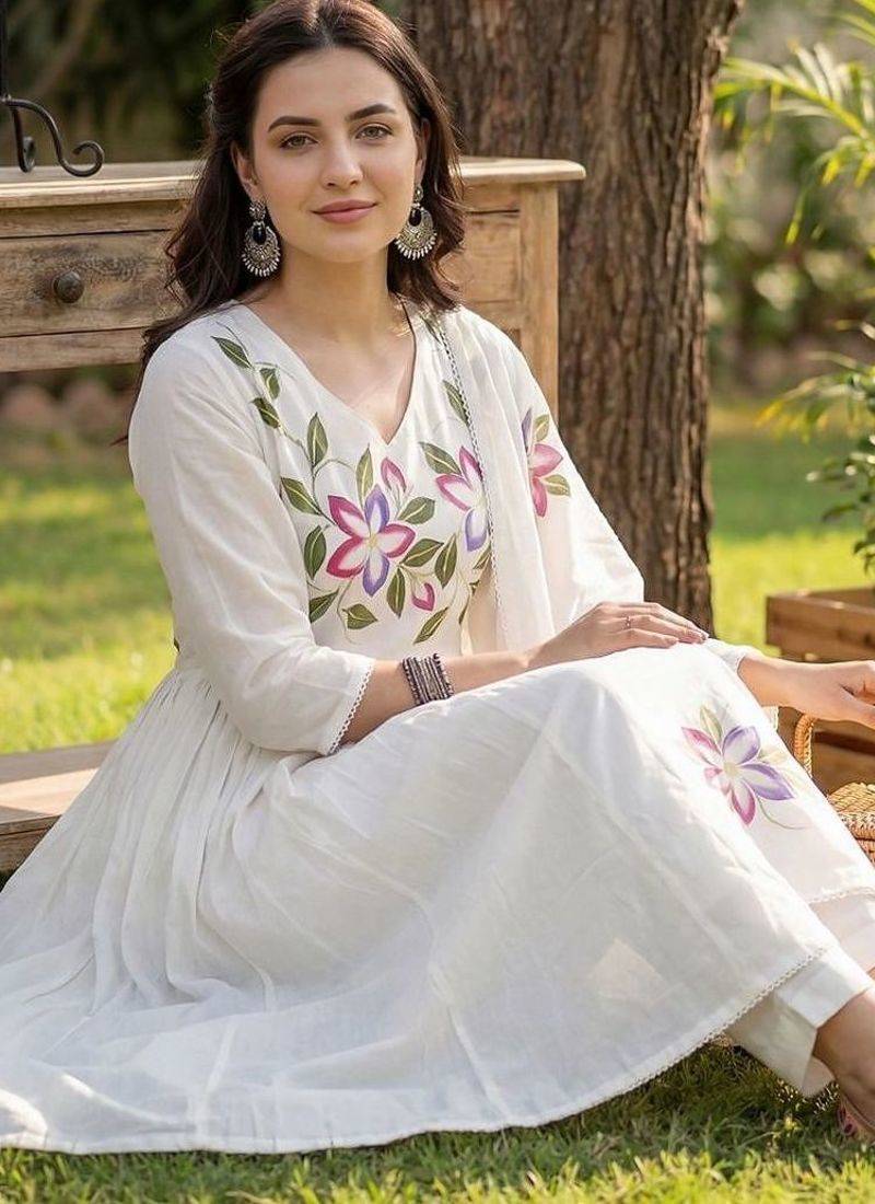 Women Floral Printed Empire Pure Cotton Kurta with Trousers & With Dupatta