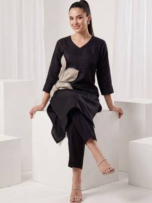 Women Ethnic Motifs Regular Thread Work Kurta with Trousers 1