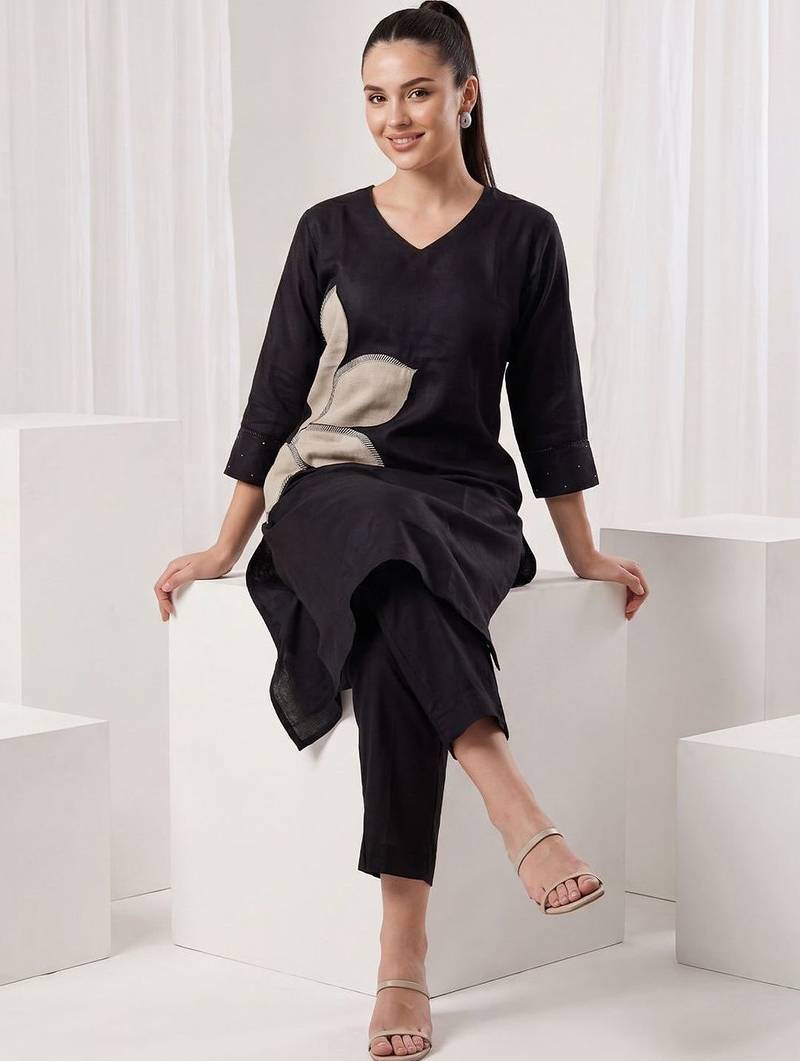 Women Ethnic Motifs Regular Thread Work Kurta with Trousers