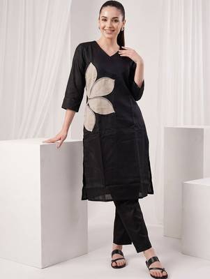 Women Ethnic Motifs Regular Thread Work Kurta with Trousers 5