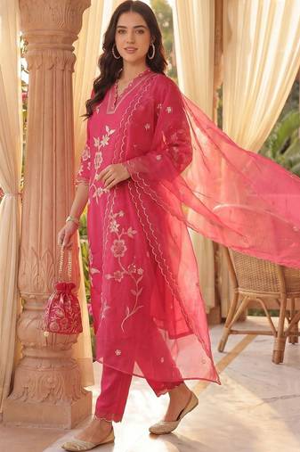 Women Floral Embroidered Regular Thread Work Kurta with Trousers & With Dupatta