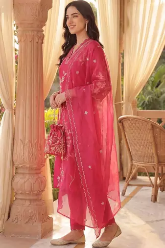 Women Floral Embroidered Regular Thread Work Kurta with Trousers & With Dupatta