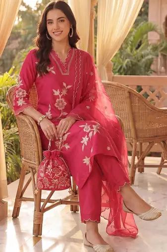 Women Floral Embroidered Regular Thread Work Kurta with Trousers & With Dupatta