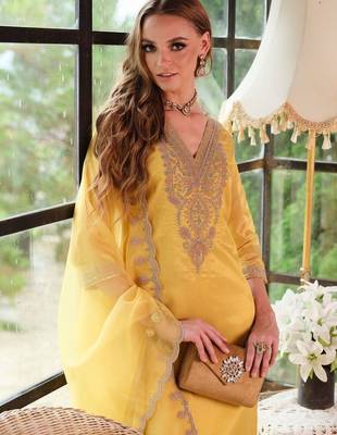Women Ethnic Motifs Embroidered Regular Thread Work Kurta with Trousers & With Dupatta 2