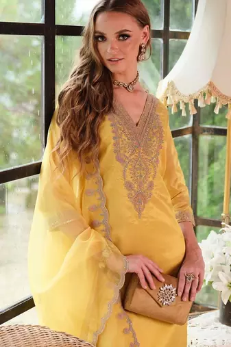 Women Ethnic Motifs Embroidered Regular Thread Work Kurta with Trousers & With Dupatta