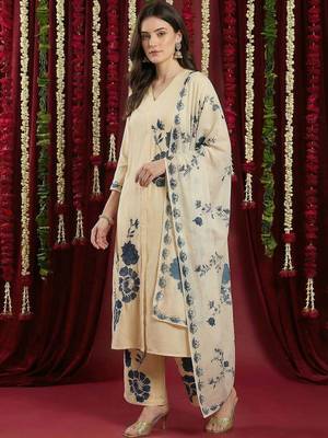 Women Floral Printed Regular Kurta with Palazzos & With Dupatta 4