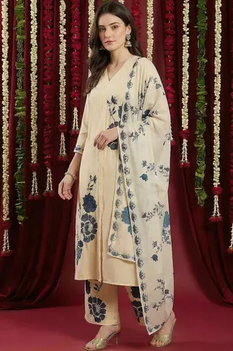 Women Floral Printed Regular Kurta with Palazzos & With Dupatta