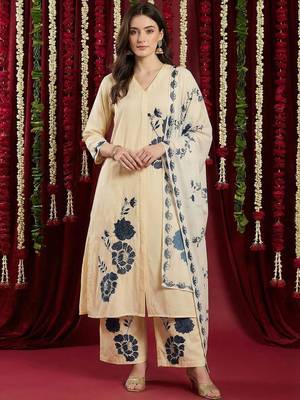Women Floral Printed Regular Kurta with Palazzos & With Dupatta 6
