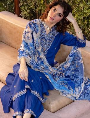Women Ethnic Motifs Embroidered Regular Thread Work Kurta with Patiala & With Dupatta 4