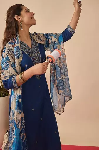 Women Ethnic Motifs Embroidered Regular Thread Work Kurta With Salwar & Dupatta