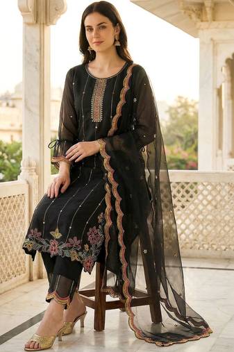 Women Floral Embroidered Regular Thread Work Kurta with Trousers & With Dupatta