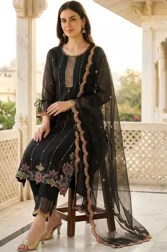Women Floral Embroidered Regular Thread Work Kurta with Trousers & With Dupatta