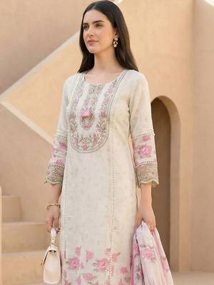 Women Floral Embroidered Regular Thread Work Linen Kurta with Trousers & With Dupatta 2