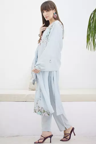 Floral Embroidered Thread Work Pure Cotton Kurta & Trousers With Dupatta