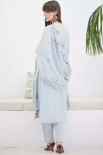Floral Embroidered Thread Work Pure Cotton Kurta & Trousers With Dupatta