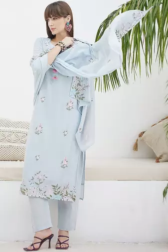 Floral Embroidered Thread Work Pure Cotton Kurta & Trousers With Dupatta