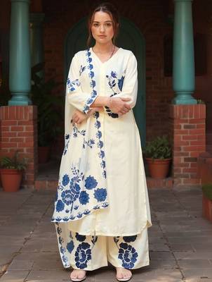 Women Floral Printed Regular Kurta with Palazzos & Dupatta Kurta Sets 2