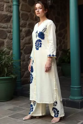 Women Floral Printed Regular Kurta with Palazzos & Dupatta Kurta Sets