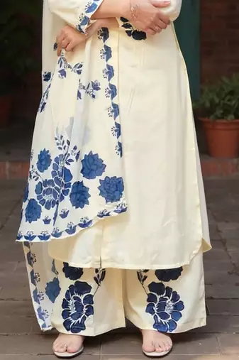 Women Floral Printed Regular Kurta with Palazzos & Dupatta Kurta Sets