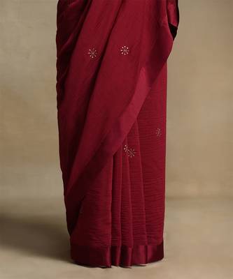 Crimson red hand embroidered chanderi saree set 3