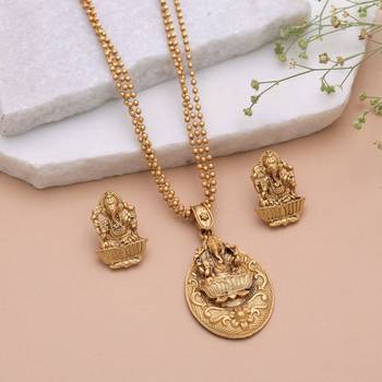 Gold color temple necklace jewelry set south indian design 1