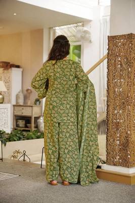 Floral printed pure cotton square neck kurta trouser & dupatta set 2