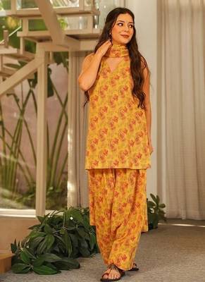 Floral printed pure cotton v neck kurta trouser & dupatta set 3