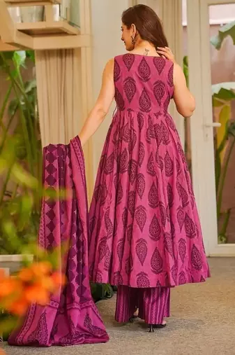 Floral printed muslin v neck magenta anarkali set