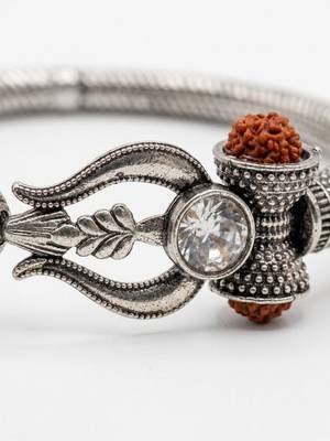 silver plated trishool design rudraksh rakhi bracelet with roli chawal chandan mishri 3