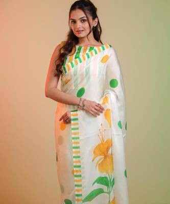 TIRCOLOR silk blend printed saree with abstract print 4