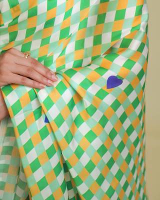 Multicolor silk blend printed saree with abstract print 3