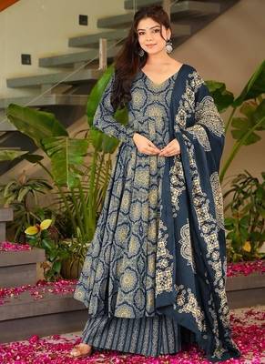 Floral printed muslin v neck navy-blue anarkali set 2