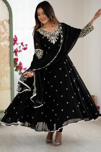 Black faux blooming anarkali gown set with dupatta