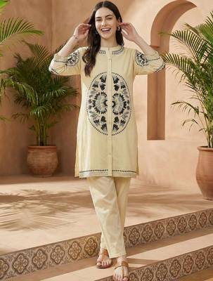 Women Embroidered Regular Thread Work Pure Cotton Kurta with Palazzos 1